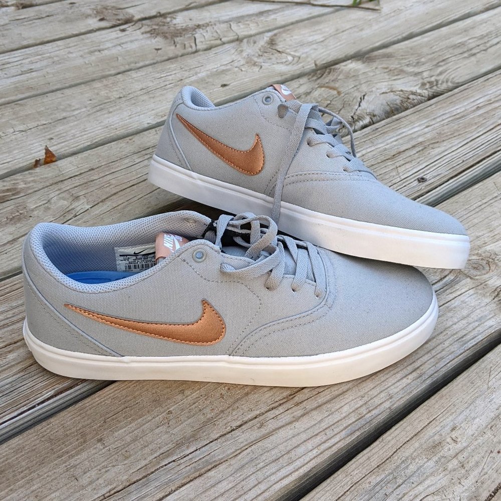 Women's NIKE Skate Shoes - Sz 11.5 - Gray/Gold NEW
